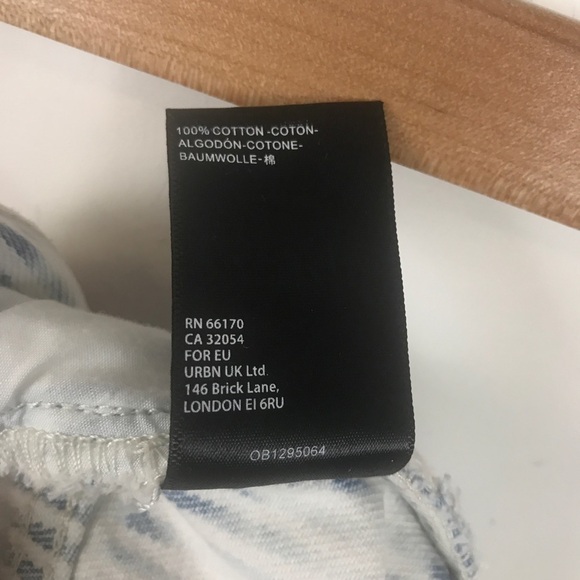 Urban Outfitters BDG High Rise Mom Denim Shorts in Faded Stripe Size 29 - Picture 11 of 11